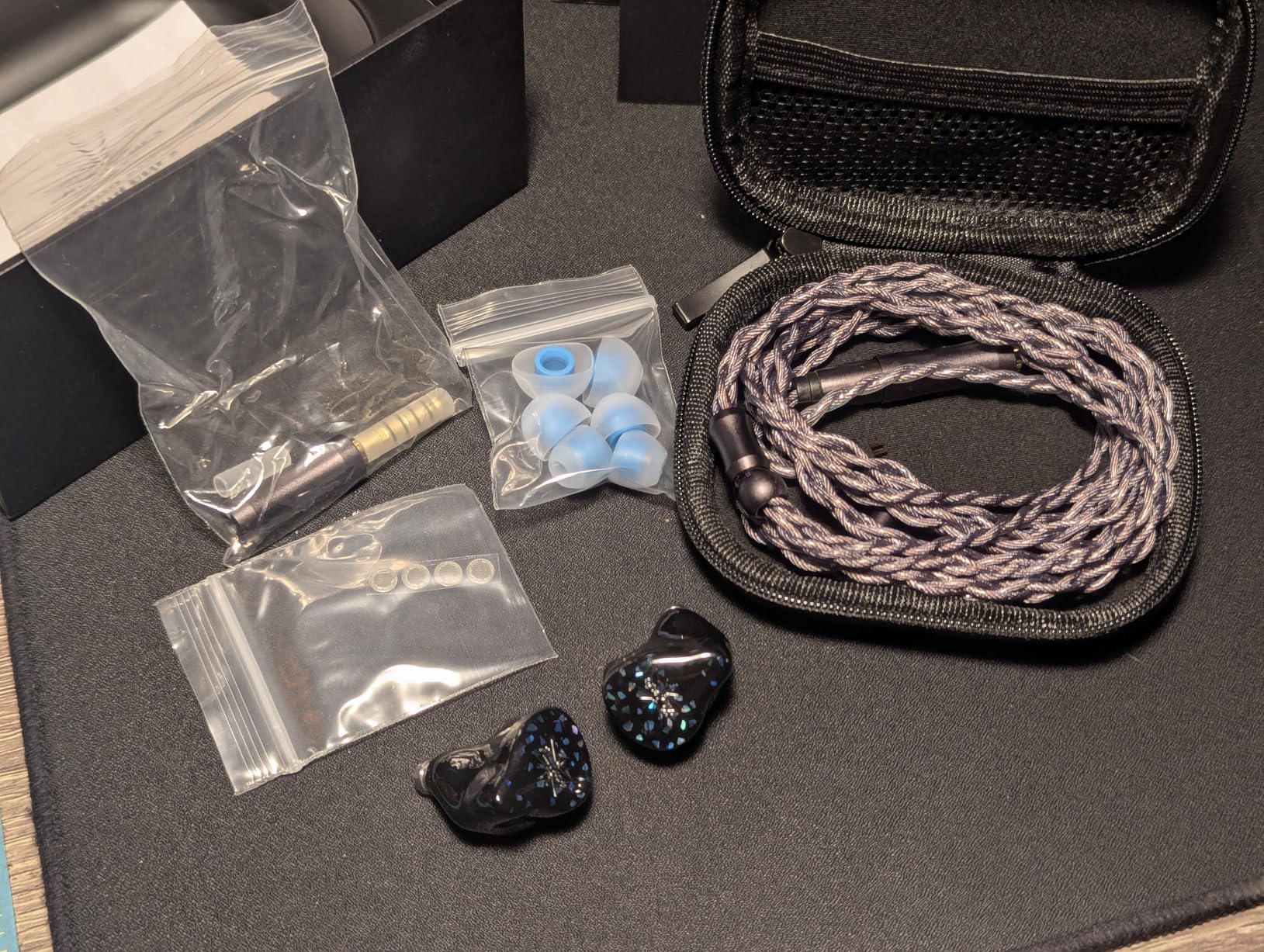 Linsoul Kiwi Ears Astral 1DD+6BA Hybrid in Ear Monitor, Wired Earbuds, HiFi Studio Recording & Mixing Earphone, Portable Gaming IEMs for Professional Music Engineers Audiophiles customer photo 2