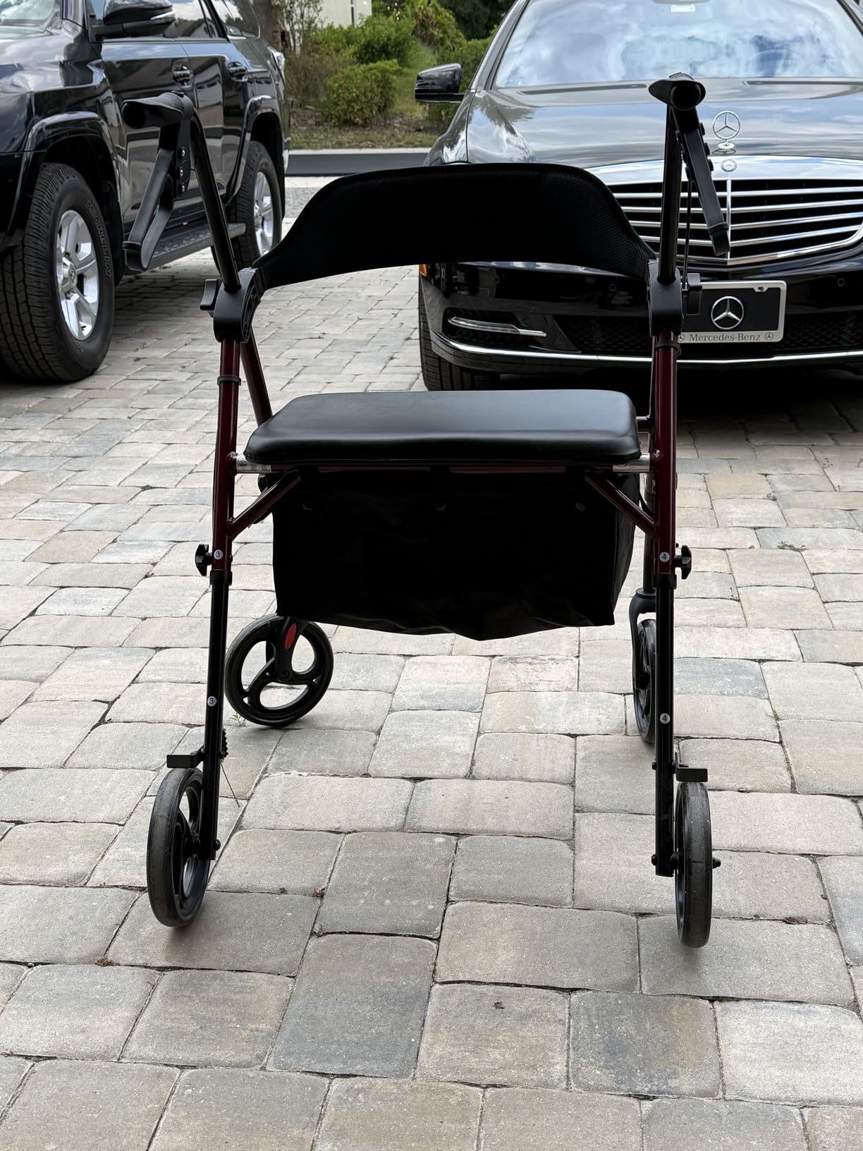 HOMLAND Bariatric Walkers for Seniors, 500lb Heavy Duty Rollator Walker with Extra Wide Padded Seat, 8