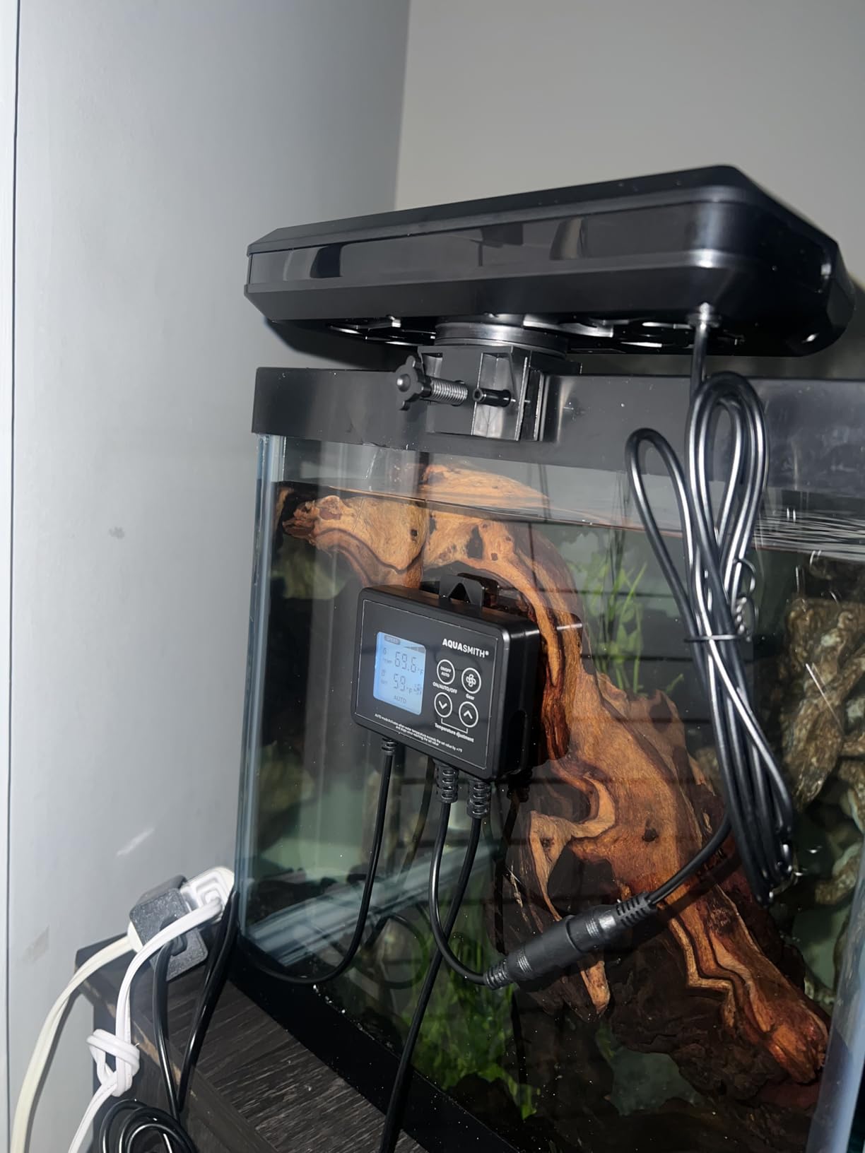 AQUASMITH Aquarium Chiller Fan, Fish Tank Cooler with Temperature Control, Minimum Setting 59℉, Auto Start/Stop, Refrigeration Effect 3-7℉, 3-Speed Modes, for Axolotl Seawater Freshwater Coral Grass Tank customer photo 2