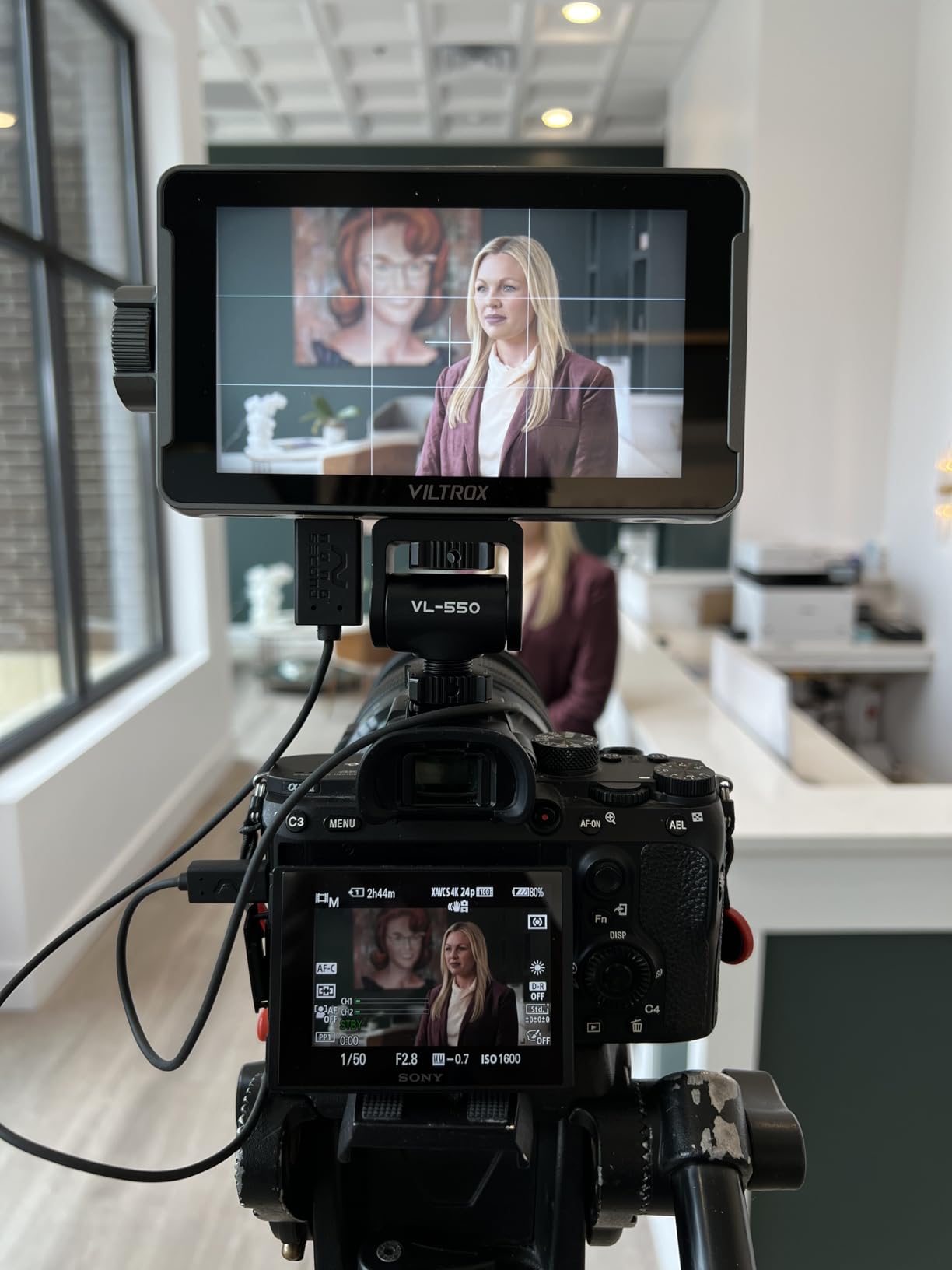 VILTROX DC-A1 2800 Nit Camera Monitor, 7 inch HD 1920x1080 IPS Touch Screen Camera Field Monitor with 4K HDMI 2.0 in/Out, 3D LUT, Focus Peaking, Video Assist, HDR Full Waveform, F550 Battery customer photo 2