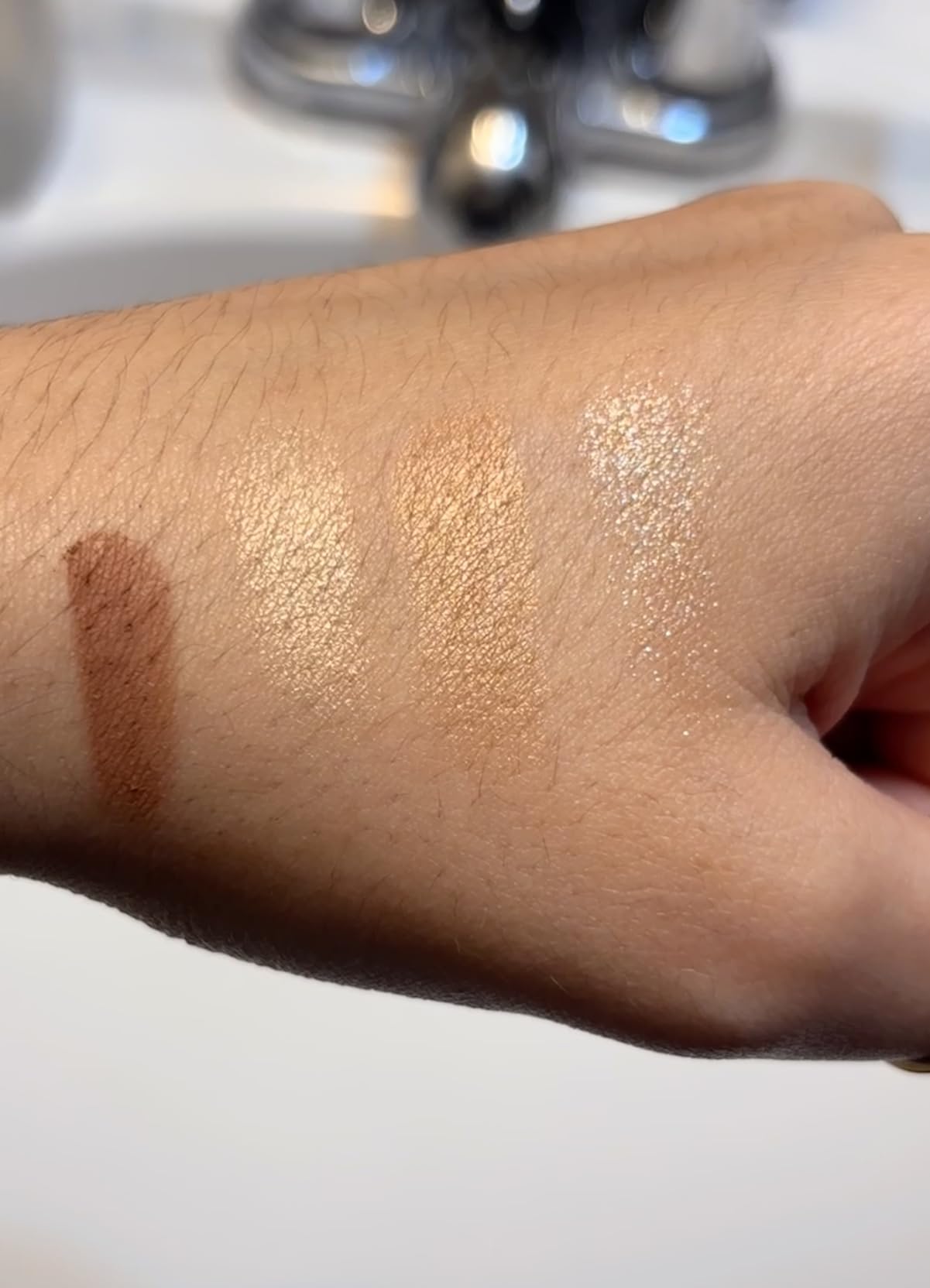 Charlotte Tilbury Bigger, Brighter Eyeshadow Palette - Shimmer & Satin Matte Eyeshadow Quad with a Rich Powder Formula - Includes 4 Complementary Shades - Exagger-Eyes customer photo 2