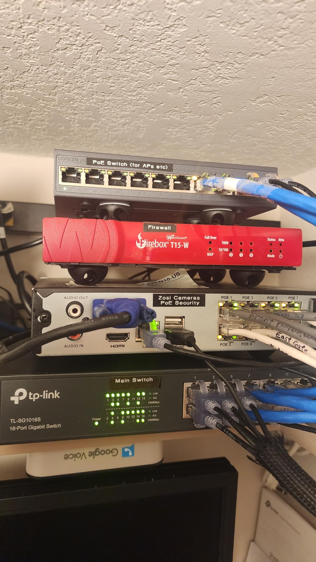 UGREEN Ethernet Switch, 10-Port PoE Switch, 8 PoE+@60W + 2 Gigabit Uplink, Plug & Play, Standard/Port Isolation(VLAN)/Extend Mode, PoE Auto Recovery, Metal Unmanaged Network Hub for Security Camera customer photo 2