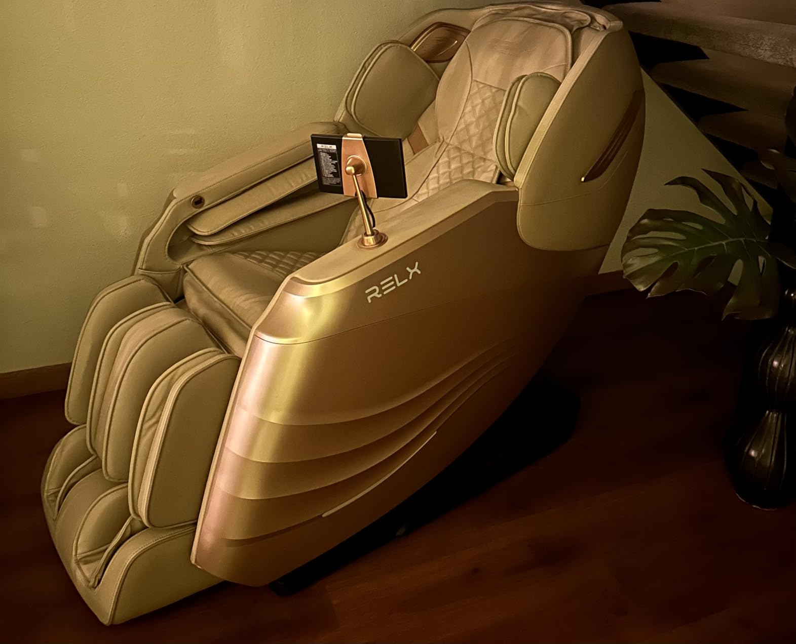 RELX Massage Chair Full Body, 20 Modes Zero Gravity SL-Track Shiatsu Massage Chair Built-in Heat System, Airbag Massage with Body Scan, Deep Yoga Stretch, Calfrest Extension and AI Control (Cream) customer photo 1