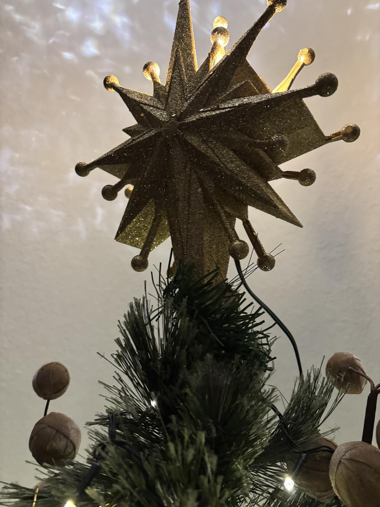 2025 Upgraded Christmas Tree Topper Projector Light with Rotating Bright LED & Wide Coverage, Universal Fit for Any Height Tree, Easy Install, Stable Base, Holiday & Party Decorations (Frosted Silver) customer photo 1