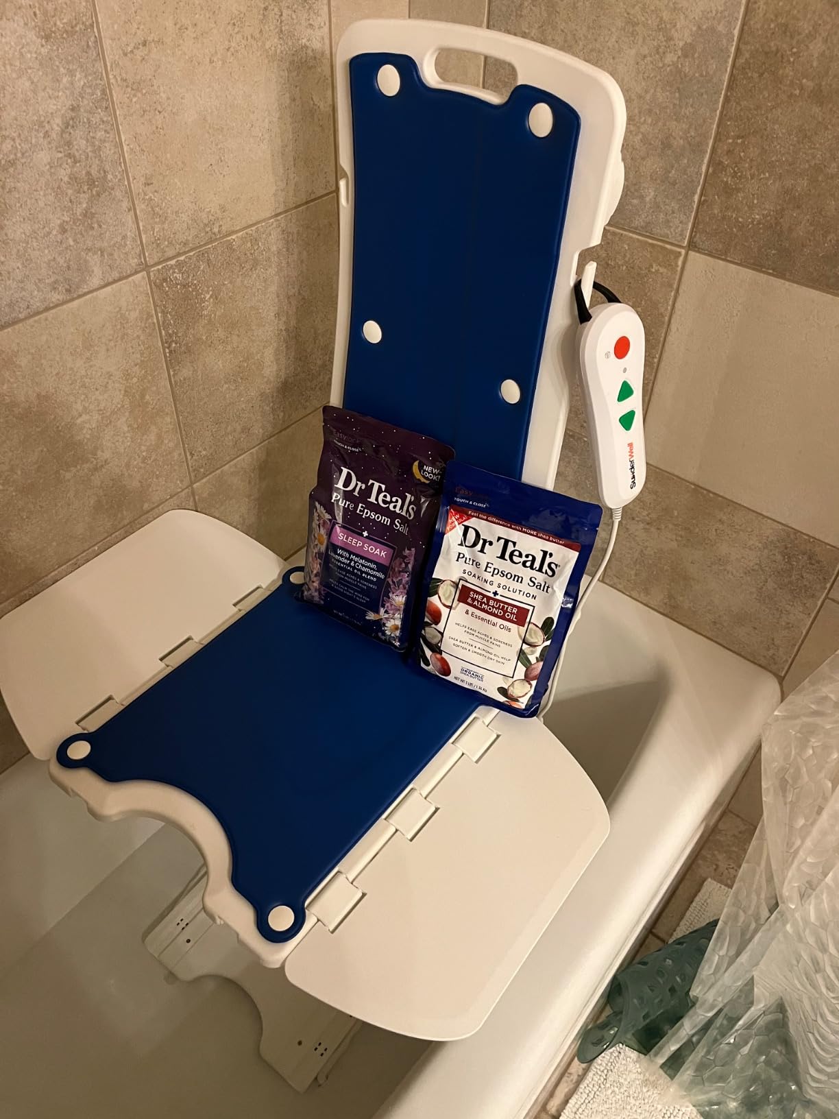 SUNDERWELL Electric Chair Lift for Elderly, 24 lbs Lightweight Floor Lift for Elderly Falls with 360°Swivel Seat, Bath Lift Chair for Tub 308 lbs Capacity, IPX8 Waterproof & Remote Control (Purple) customer photo 1