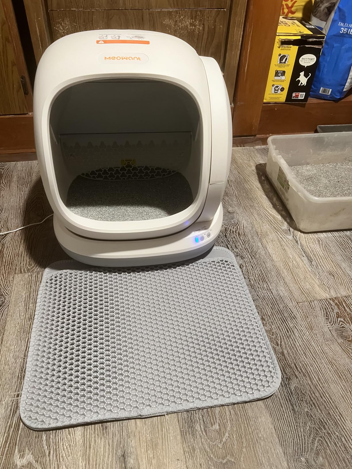 Meowant Automatic Self Cleaning Cat Litter Box with APP Control, Odor Free, Cat-Safe Anti-Stuck Technology, Larger Space & Low Entry for Multiple Cats, Kittens & Senior Pets customer photo 1