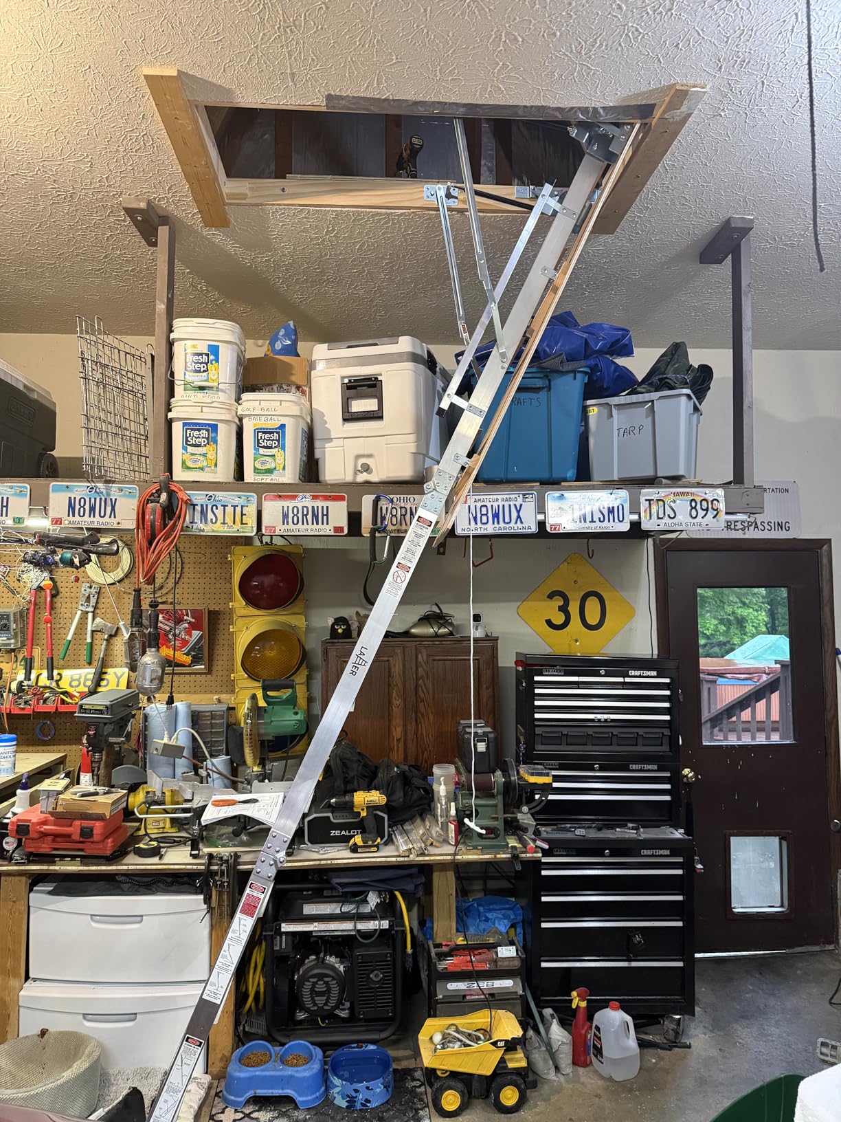 Vantic 10 Foot Aluminum Attic Ladder Pull Down System, Drop Down Ladder Stairs for Attic Access, Foldable Loft Ladder for 22.5