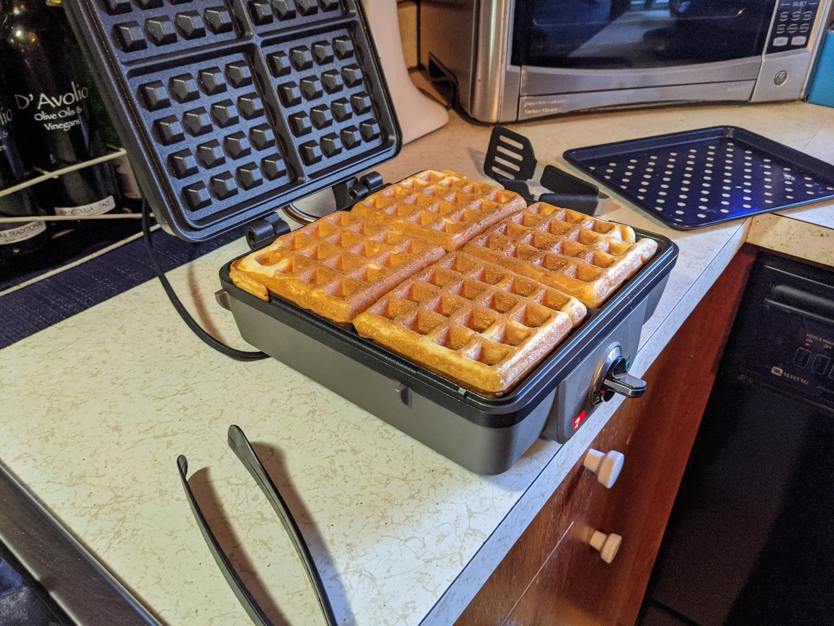 Cuisinart Belgian Waffle Maker with Pancake, Nonstick Plates, 6 Browning Levels, Ready Indicator Lights, Temperature Control, Deep Waffle Pockets, Brushed Stainless, WAF-300NAS customer photo 1