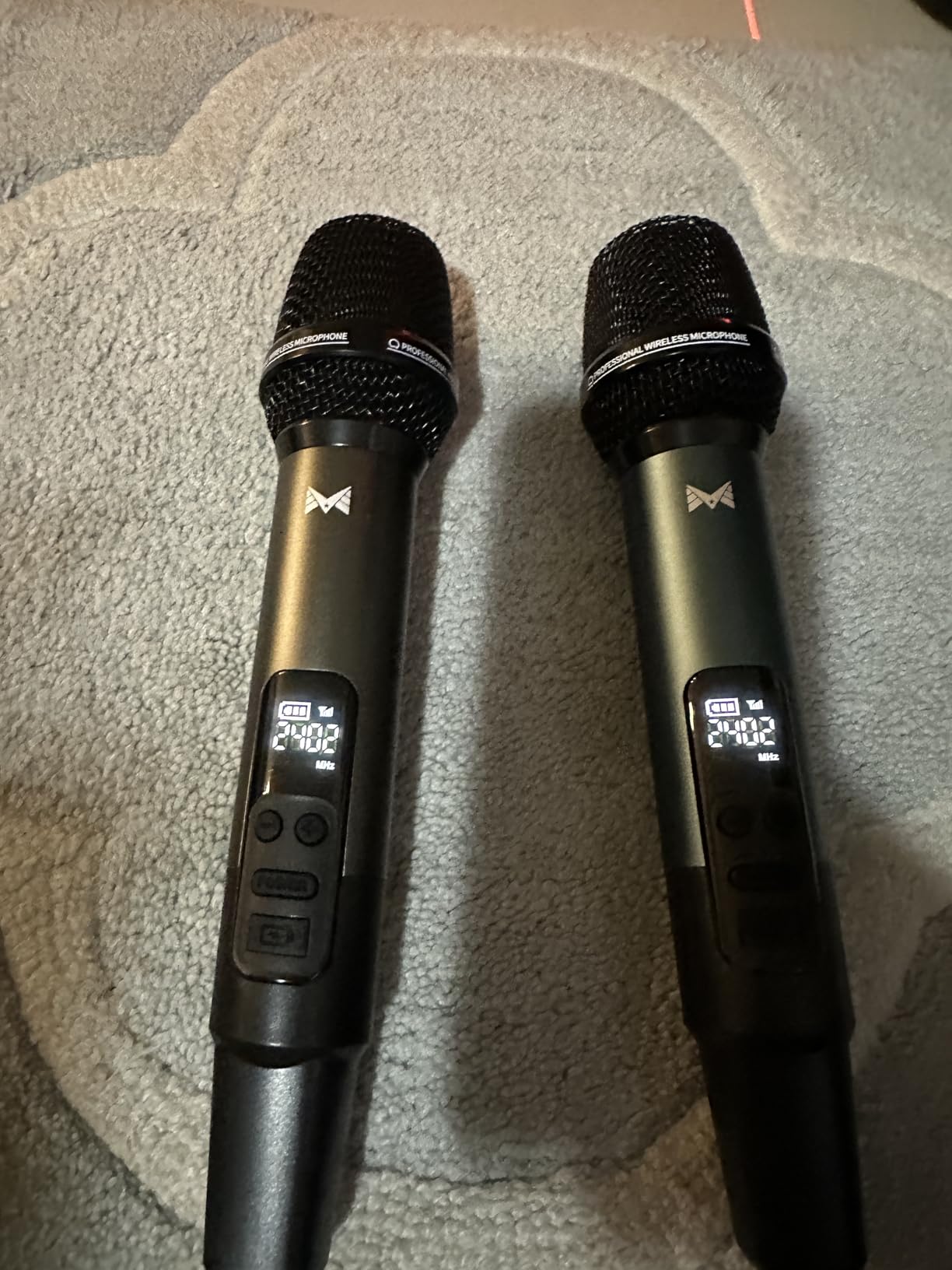 Wireless Microphone, Metal Dynamic Wireless Microphones with One-to-One Chip Connection and Rechargeable Receiver, 40H Duration, 200FT Range Receiving, Volume Control Karaoke Microphone for Singing customer photo 2