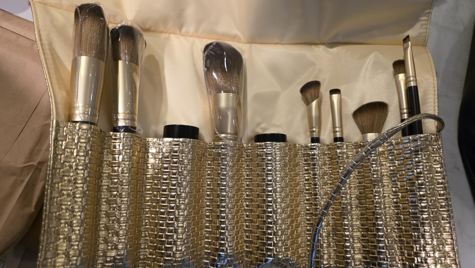 LAURA GELLER NEW YORK The Brush Vault - Ultimate Limited Edition Makeup Brush Collection - Includes Ten Must-Have Makeup Brushes for Mature Skin Makeup Application - 10 Count customer photo 2