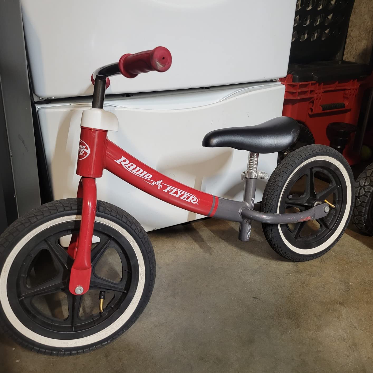 Radio Flyer Air Ride Balance Bike, for Kids Ages 1.5-5, Rubber Air Tires, Adjustable Seat, Foot Rest, Ringing Bell customer photo 2