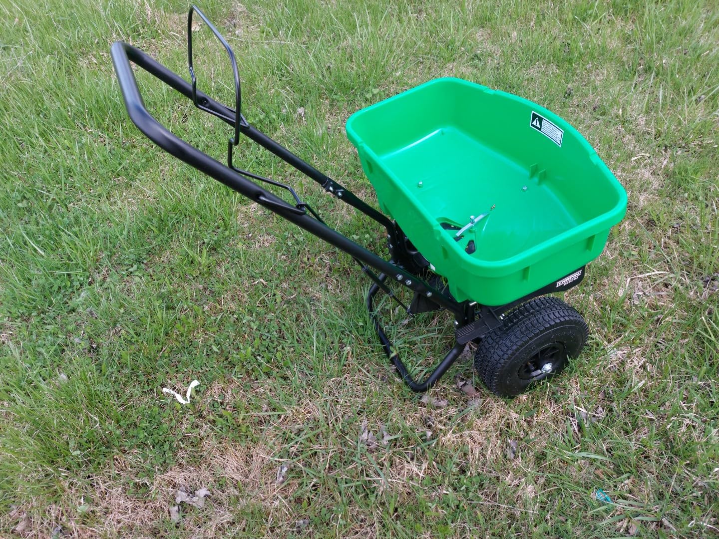 Chapin 89000A Spreader, Lawn and Garden, 80Lbs, TurfPro, Broadcast, Push, Walk Behind, 10