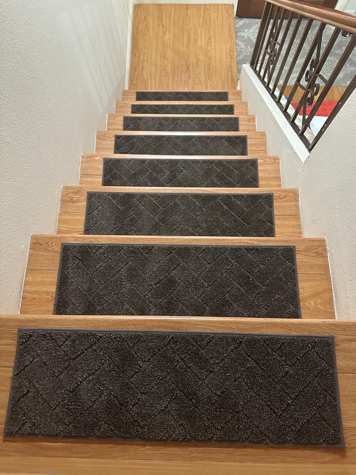 BEQHAUSE Stair Treads for Wooden Steps 28inX9in, Non Slip Carpet Stair Treads Indoor Stair Runners Machine Washable, Soft Stair Rugs Mat Surface Polyester TPE Backing, 15pcs, Charcoal customer photo 2