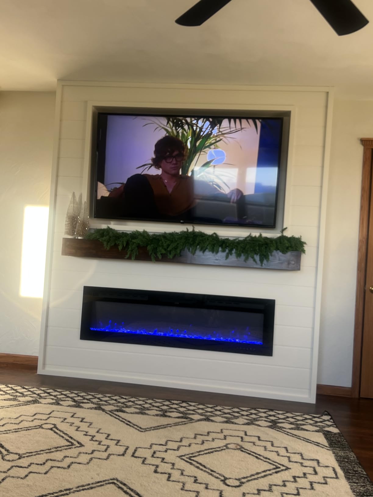 EUHOMY 60 Inch Electric Fireplace Recessed Wall Mounted with Remote Control, Fireplace Heater with Adjustable Flame Color, Linear Fireplace with Timer, Log & Crystal, 750/1500W (2026 Upgrade) customer photo 2