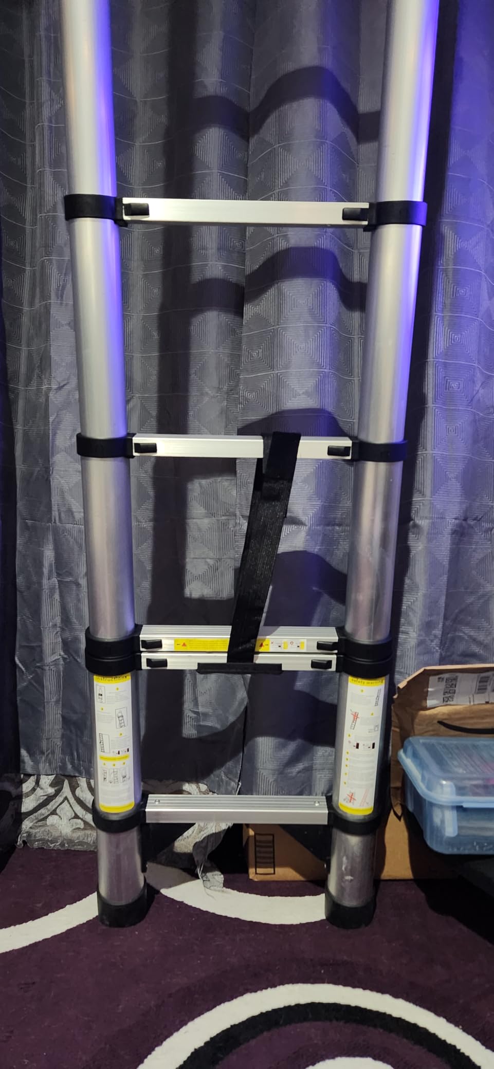 Telescoping Ladders,10.5 FT Aluminum Telescopic Ladder with Triangle Stabilizers and Non-Slip Feet,Portable Collapsible Extension Ladder for Home,RV,Outdoor Work,330lbs Max Capacity customer photo 2