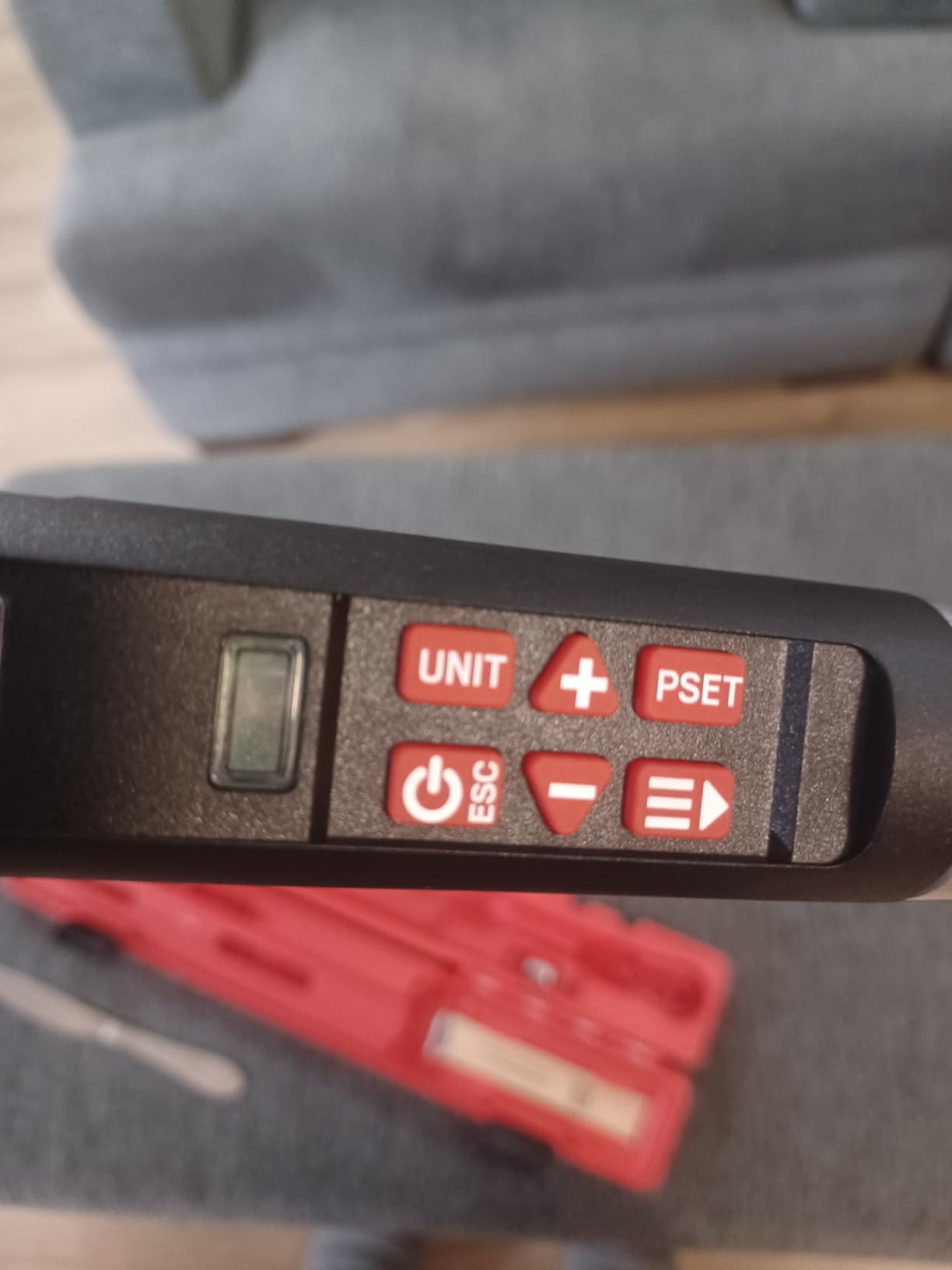 TEKTON 3/8 Inch Drive 90-Tooth Flex Head Dual-Direction Electronic Torque Wrench (10-100 ft-lb) | TRQ81122 customer photo 2