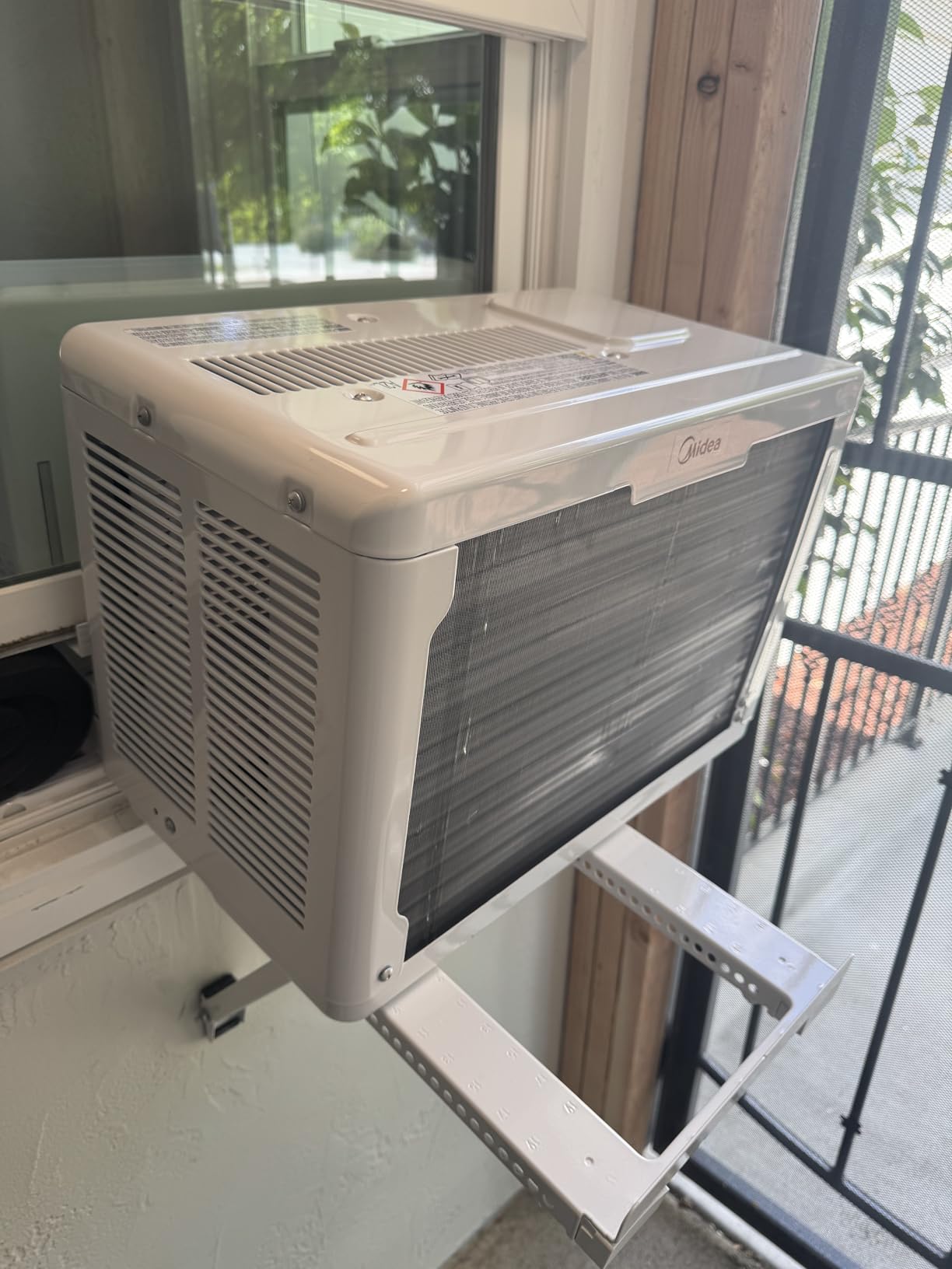 Midea 6,000 BTU U Shaped Smart Inverter Window Air Conditioner - Cools 250 Sq Ft, Ultra Quiet with Open Window Operation - Alexa/Google Assistant Compatible, 37% Energy Savings, Remote (2026 Edition) customer photo 1