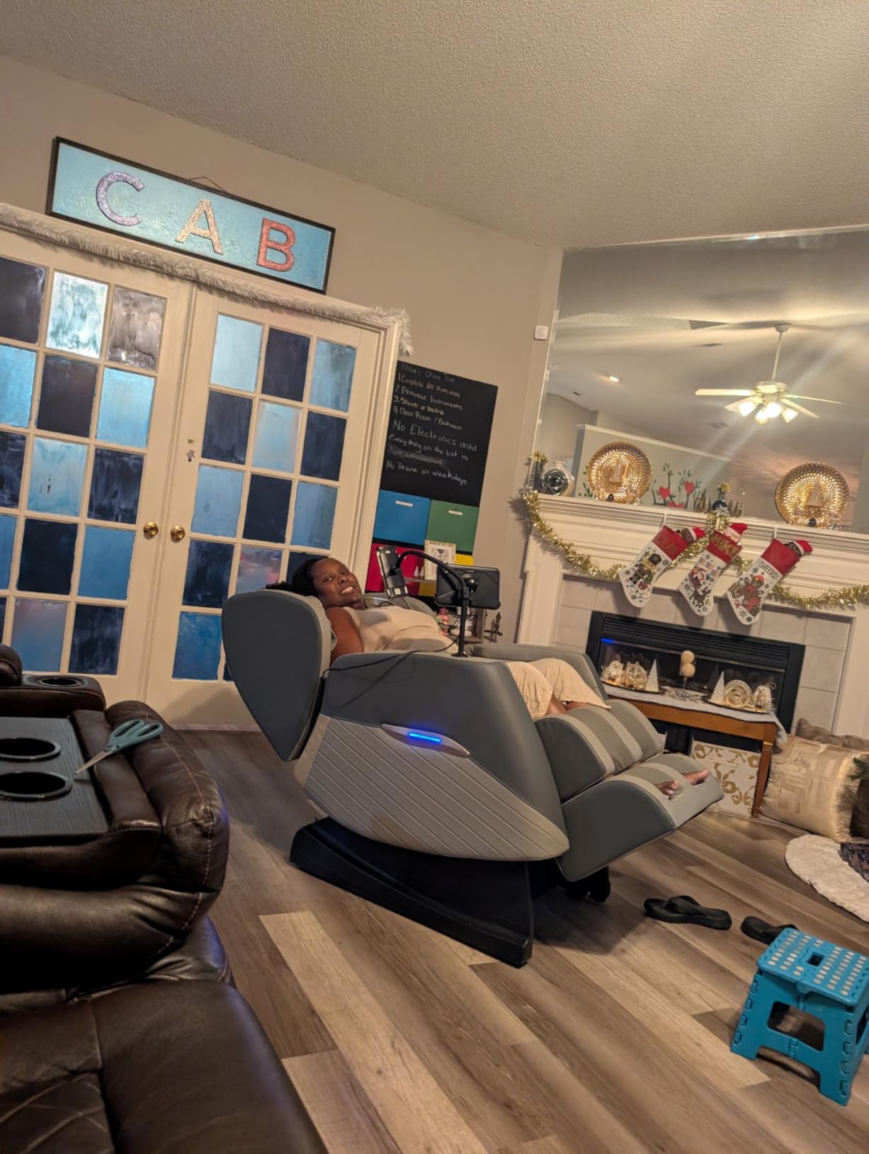 Massage Chair Full Body, Zero Gravity Massage Chair with 16 Fix Rollers, Auto Massage Program, Foot Massage, Recliner Chair with Heating, Touch Screen Controller, Bluetooth Speaker (Black Grey) customer photo 1