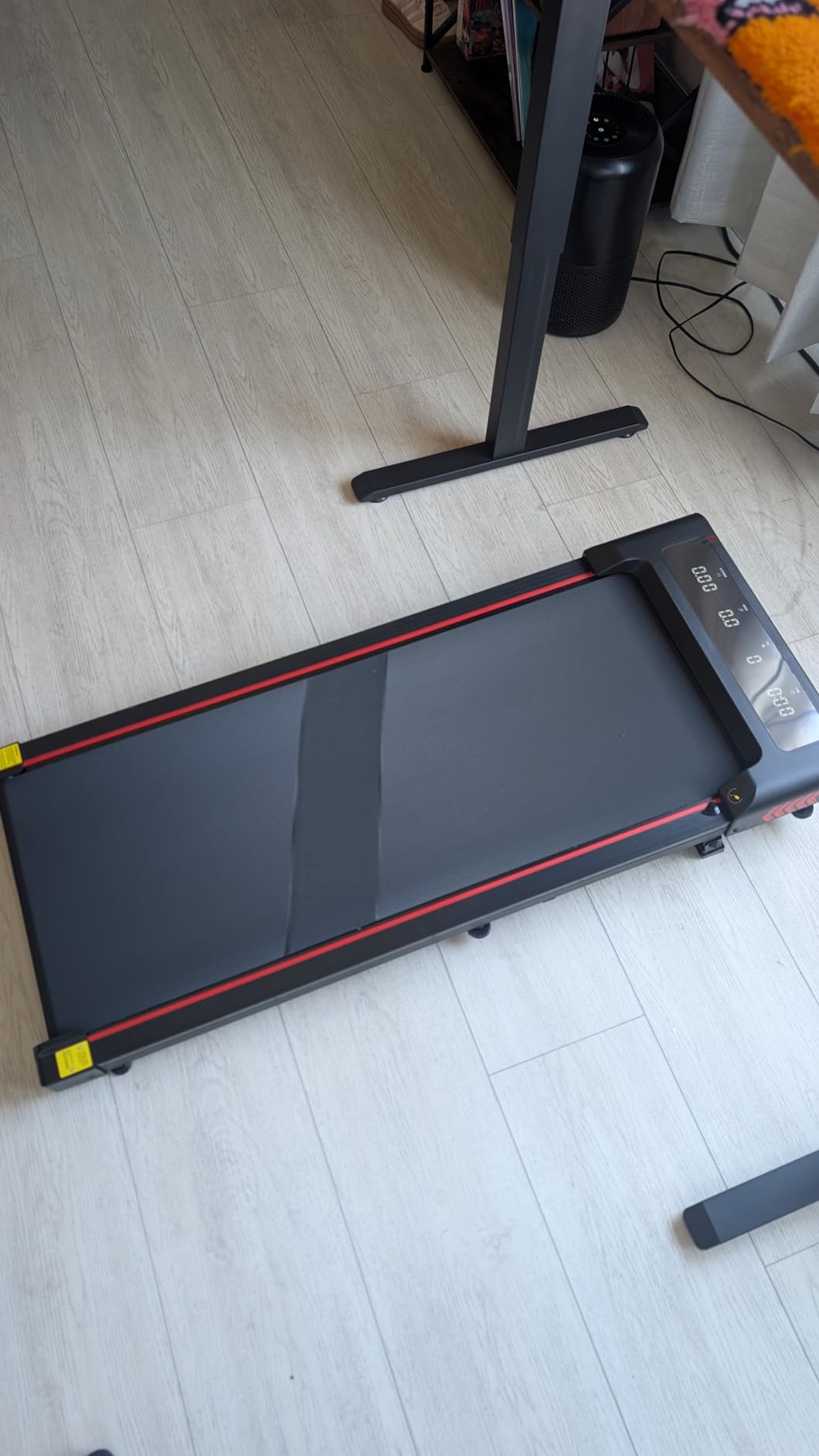 Walking Pad with 10% Incline Treadmills for Home, 4 in 1 6.2MPH Walking Pad Under Desk Treadmill with Full Screen LED Display, 2.75HP Brushless Drive, 12 HIIT Programs, 350 LBS Weight Capacity customer photo 2