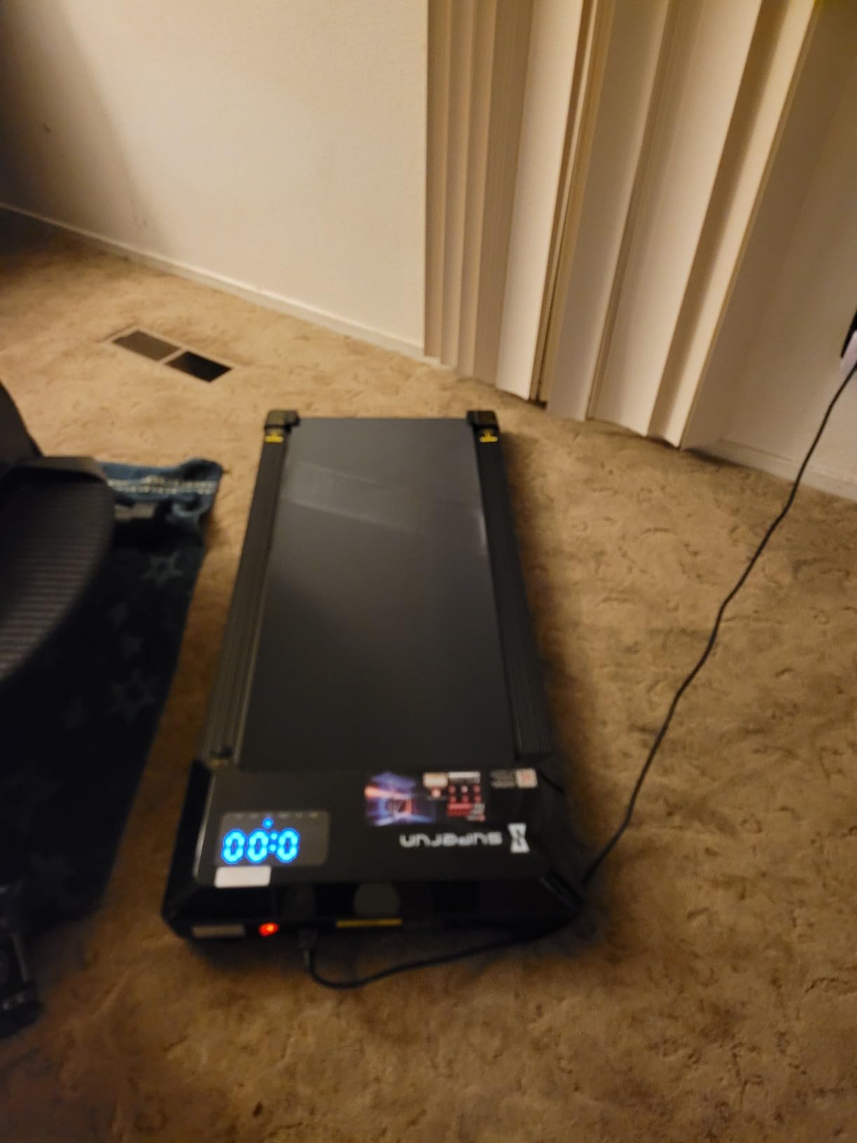 Superun Walking Pad with 6% Incline, Under Desk Treadmill for Home Office, 3 in 1 Portable Walking pad Treadmill with Remote Control and LED Display, 2.5HP Quiet Mini Treadmills, 300 lbs Capacity customer photo 2