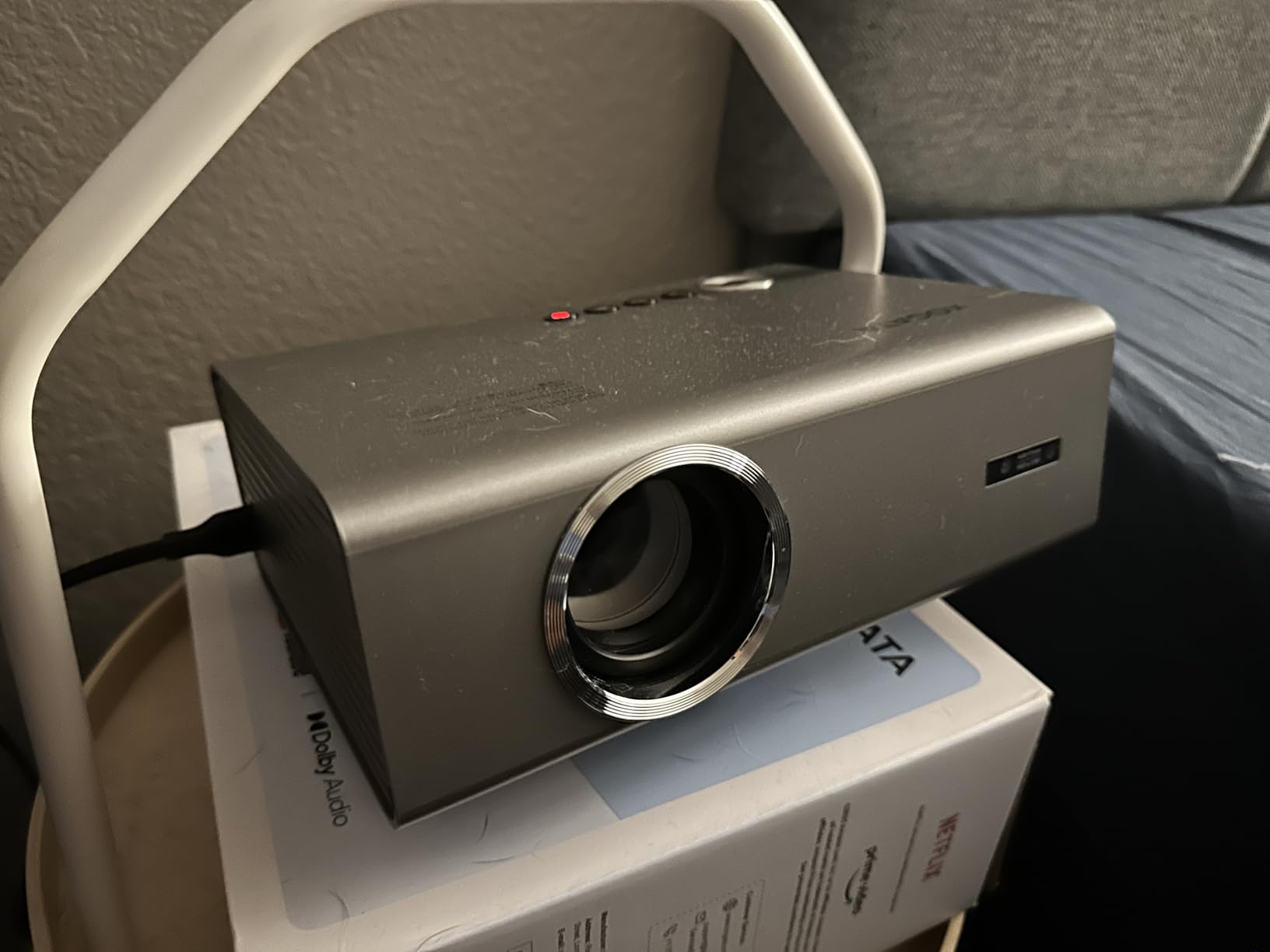 Smart Projector with WiFi and Bluetooth, Proyector-4K Support Official Licensed Apps, 2000 ANSI/AI Auto Focus/50W Dolby/HDR10+/Quiet, Kogata Portable Indoor/Outdoor Movie Projector customer photo 2