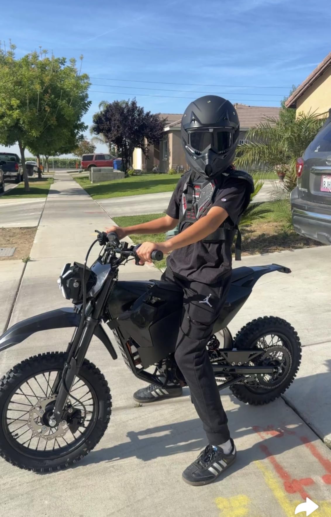 LIFEMAGIC Electric Dirt Bike for Adults, 3600W Motor 50MPH Top Speed, Off-Road Motorcycle with High-Capacity Integrated Battery, 60V 28.8Ah, Hydraulic Brakes & Full Suspension customer photo 2