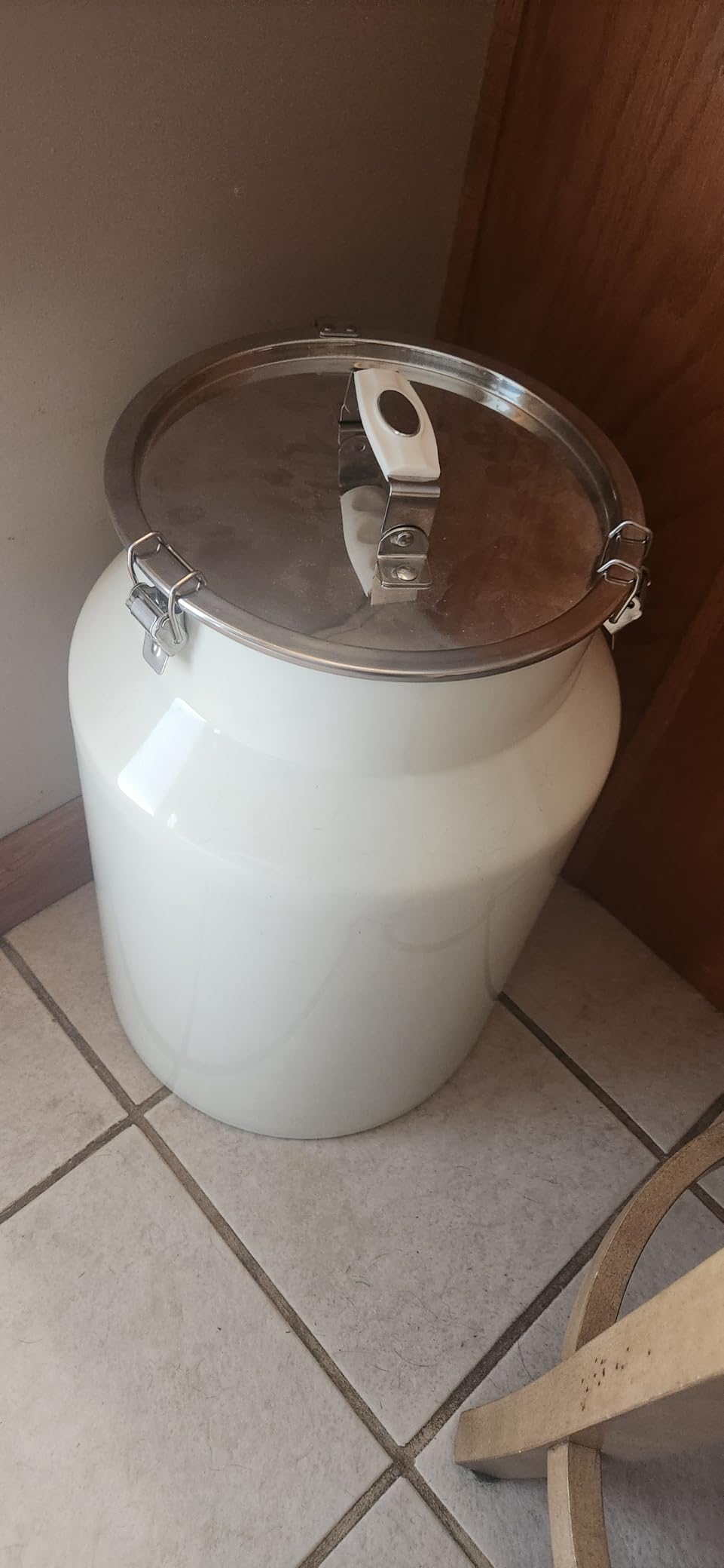 Dog-Cat Food Storage Container 45 lb/48 Qt, Large Stainless Steel Pet Food Bin with Airtight Lid & Scoop Included, Durable 304 Metal Storage for Dogs & Cats customer photo 2