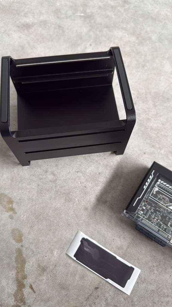 ZimaBlade 7700 x86 DIY NAS Kit - 2-Bay Mini Home Server, Intel Quad-Core, 16GB RAM, PCIe Expansion, CasaOS Preinstalled, Docker & Self-Hosting Ready customer photo 1