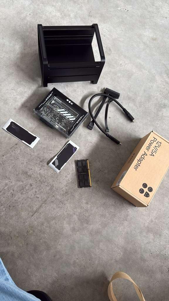 ZimaBlade 7700 x86 DIY NAS Kit - 2-Bay Mini Home Server, Intel Quad-Core, 16GB RAM, PCIe Expansion, CasaOS Preinstalled, Docker & Self-Hosting Ready customer photo 2