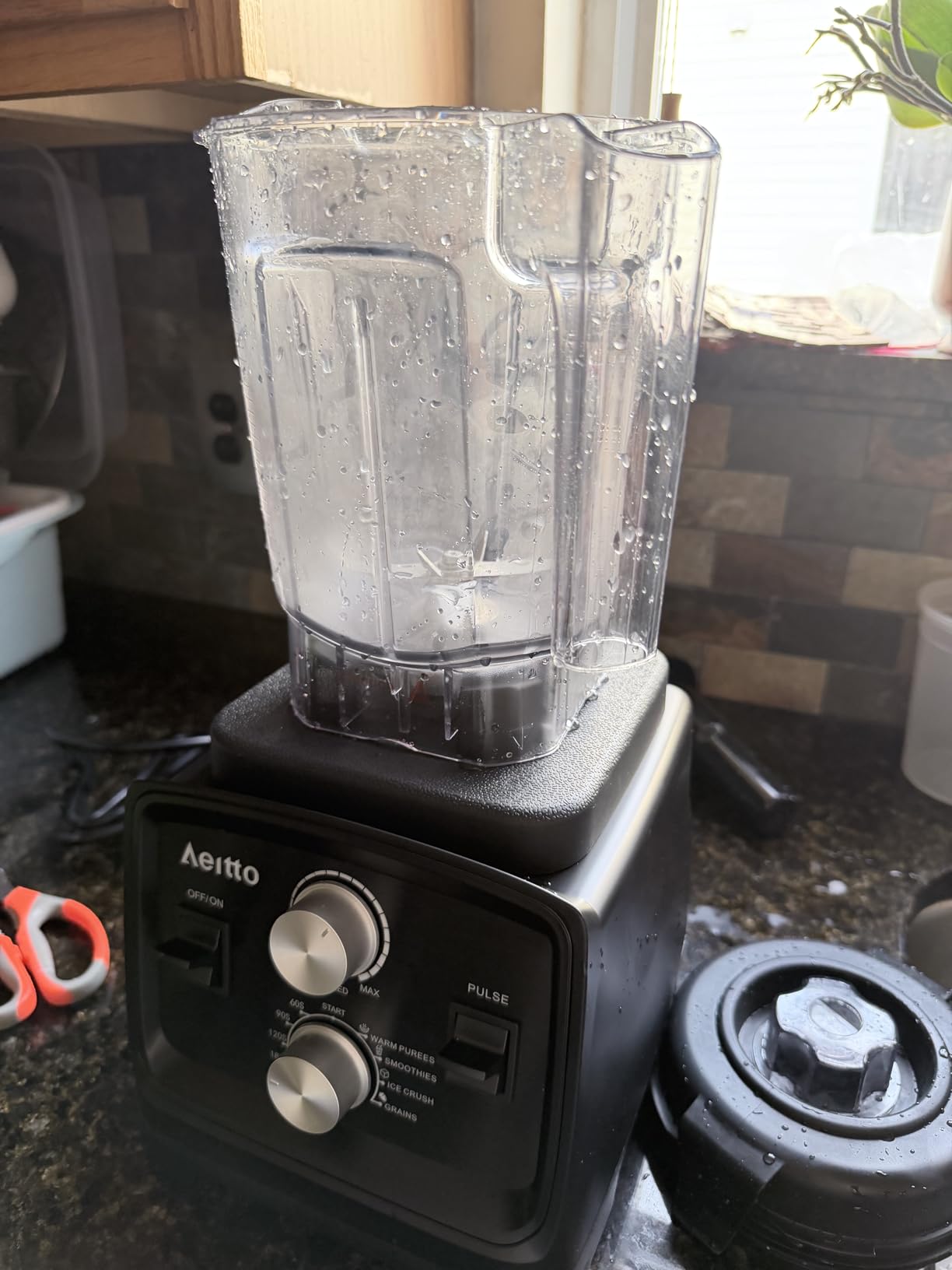 Aeitto Blenders for Kitchen with 1800W Motor, 68Oz. Large Capacity, 2-in-1 Blender & Grinder Combo, BPA-Free Countertop Professional Blender for Smoothies, Ice Crush, Frozen Drinks, Black customer photo 2