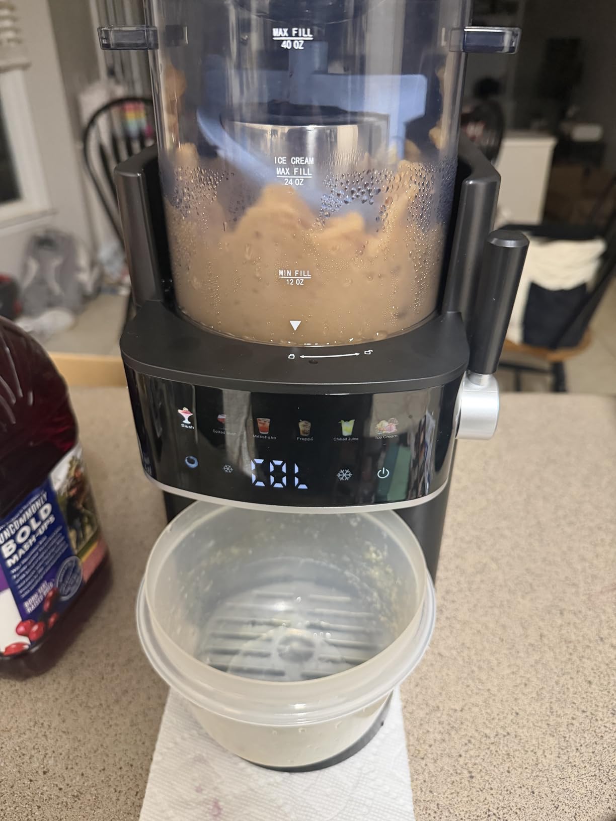 Slushie Machine, Ice Cream Maker, Slushy Machine for Home and Families, No ice needed with Rapid Chill & Temperature Control, Multi-function for Margarita, Frappé, Easy to Clean, Black customer photo 1