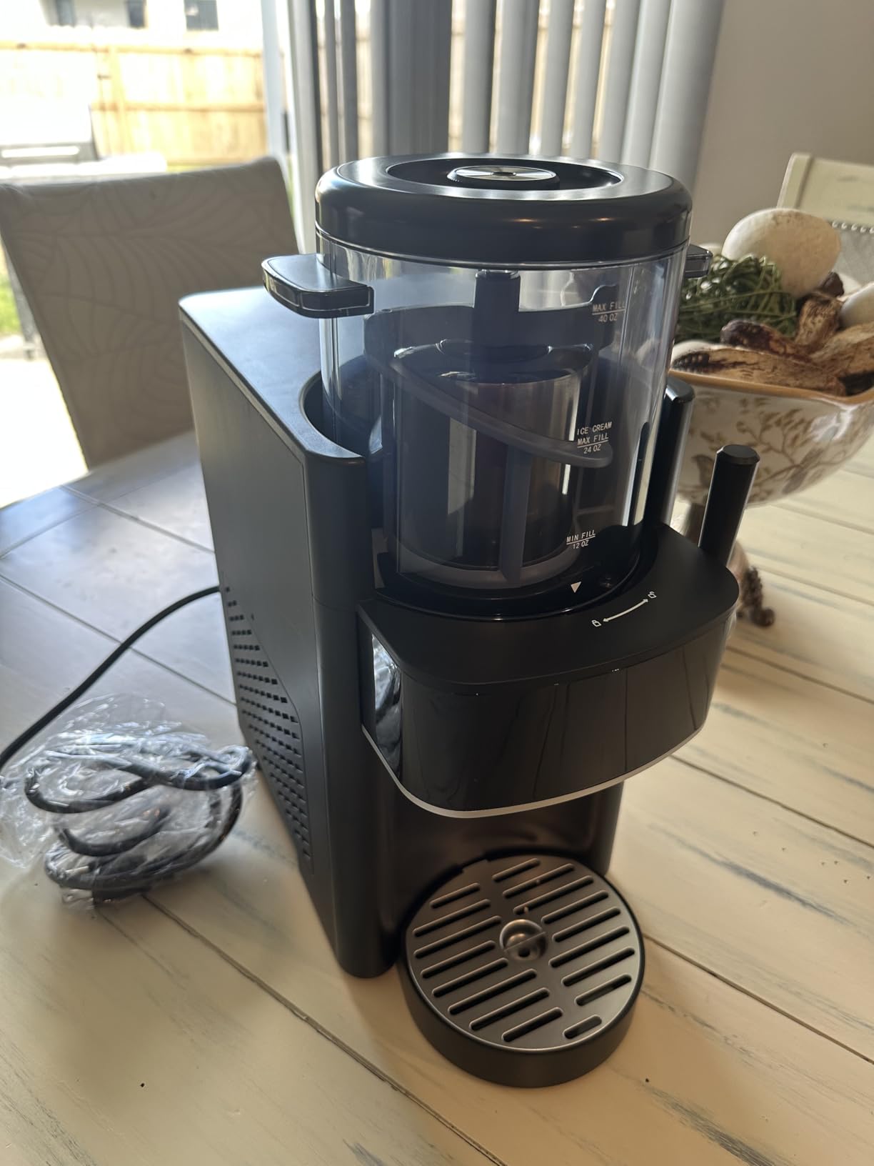 Slushie Machine, Ice Cream Maker, Slushy Machine for Home and Families, No ice needed with Rapid Chill & Temperature Control, Multi-function for Margarita, Frappé, Easy to Clean, Black customer photo 2