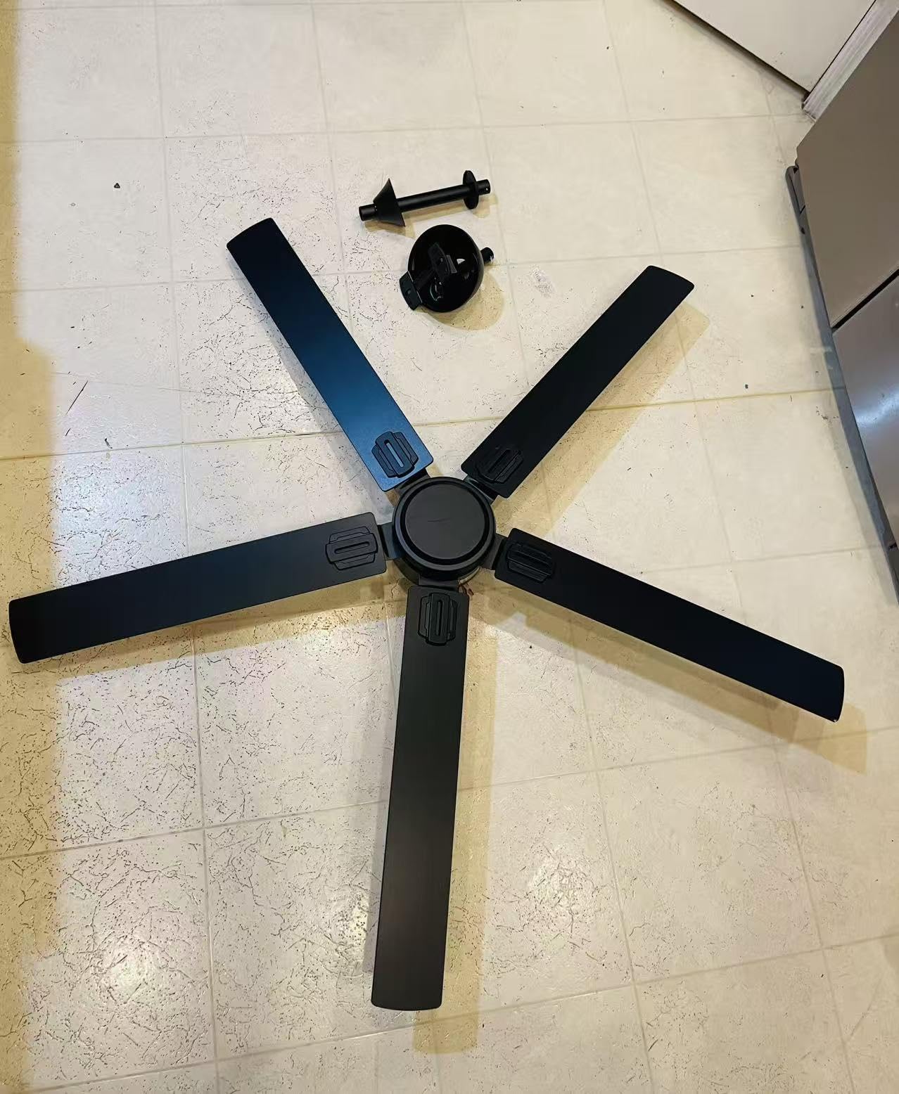 Obabala Outdoor Ceiling Fan No Light, 52 Inch Black Modern Ceiling Fan Without Light, Dual Finish 5 Blades, 6 Speed, Reversible Quiet DC Motor for Patios, Garage, Bedroom, Porch customer photo 2