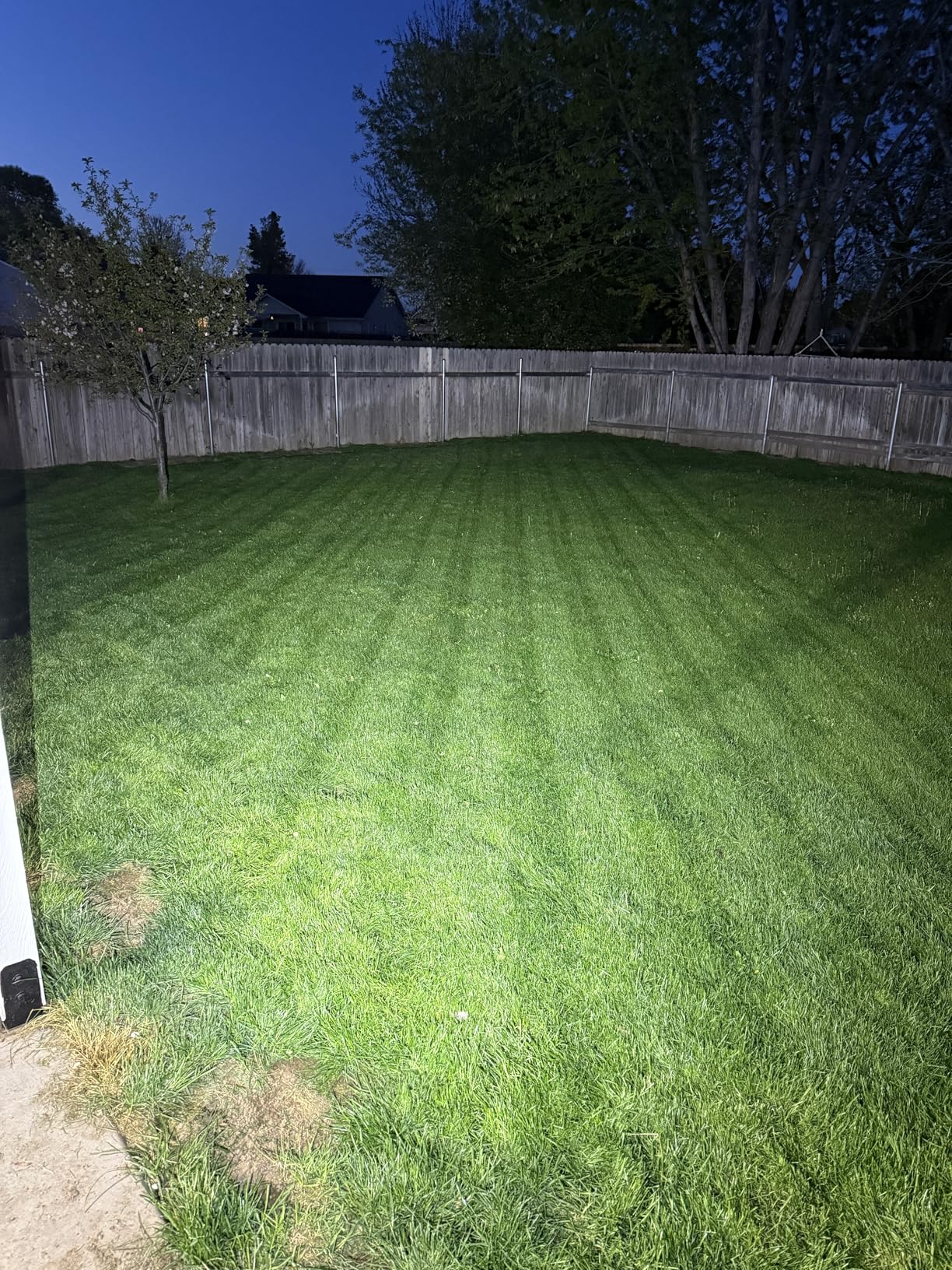 Mammotion LUBA 3 AWD 5000H Robot Lawn Mower with Garage, 1.25 Acres, 360 LiDAR+NetRTK+AI Vision, All-Wheel-Drive for 80% Slopes, 50 Multi-Zone Management, Cutting Height 2.2-4.0 Inches customer photo 2