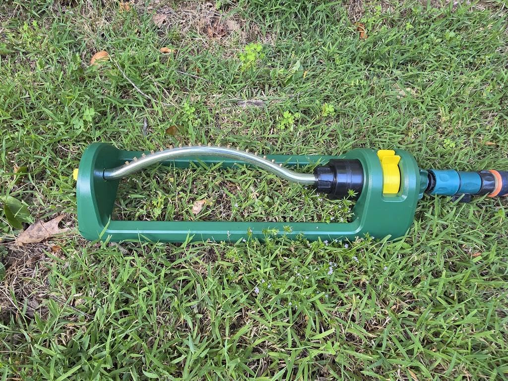 Lawn Sprinkler, 18 Brass Nozzles Garden Water Oscillating Sprinkler for Yard Covers up to 3,600 sq.ft, Heavy Weight Base, Built-in Spray Jet Cleaning Needle customer photo 2