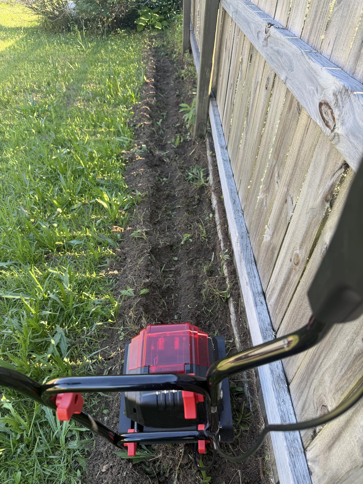 MZK 40V 12-inch Cordless Garden Tiller, 12In Width and 8.6In Depth Garden Rototiller, Battery Powered Garden Cultivator for Lawn/Gardening/Soil Cultivation (2 * 4.0Ah Battery&Charger Included), TC12D02 customer photo 2
