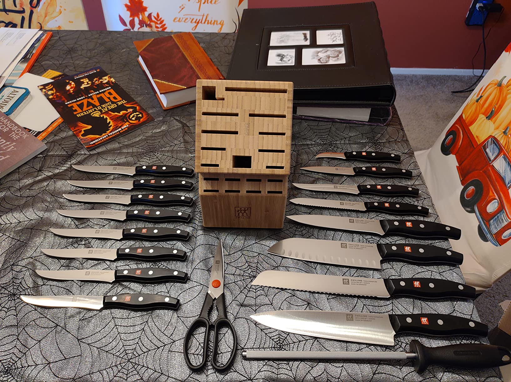 ZWILLING Twin Signature 19-pc Kitchen Knife Set with Block, Chef Knife, Professional Chef Knife Set, German Knife Set Light Brown customer photo 1