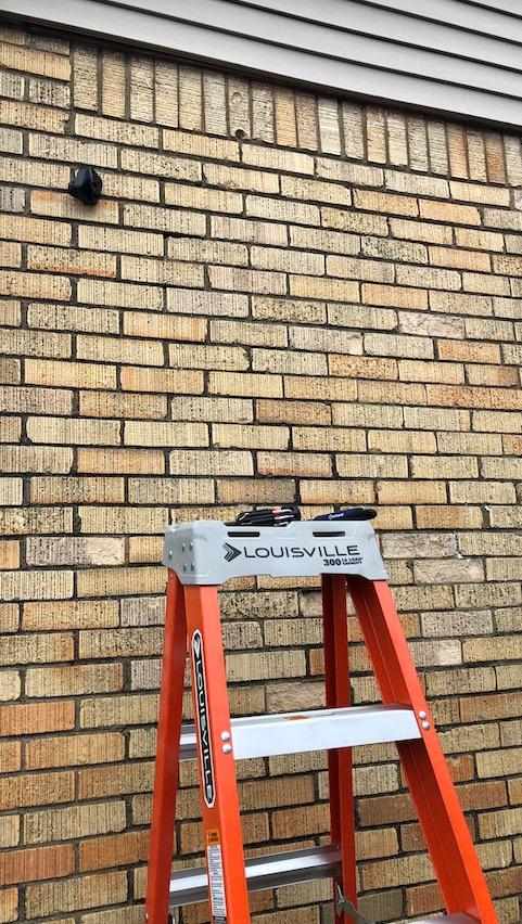 Louisville Ladder FS1506 6-Foot Fiberglass Step Ladder customer photo 2