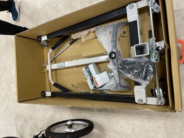 Joerns Hoyer HPL402 Classic Deluxe Electric Power Patient Lift | Safe Working Load 400 lbs. | Ergonomic Handle Grips | Adjustable U-Base customer photo 1