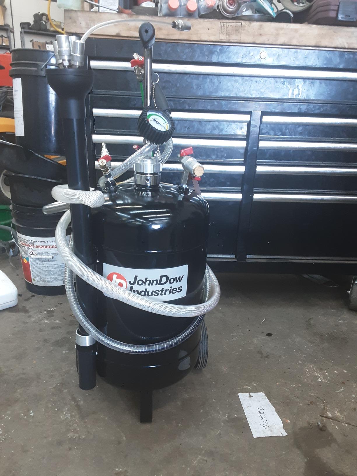 JohnDow Industries 6 Gallon Fluid Evacuator with Venturi Vacuum System, Vacuum Gauge, 7 Foot Suction Hose, Self Evacuating, Probes & Adapters customer photo 2