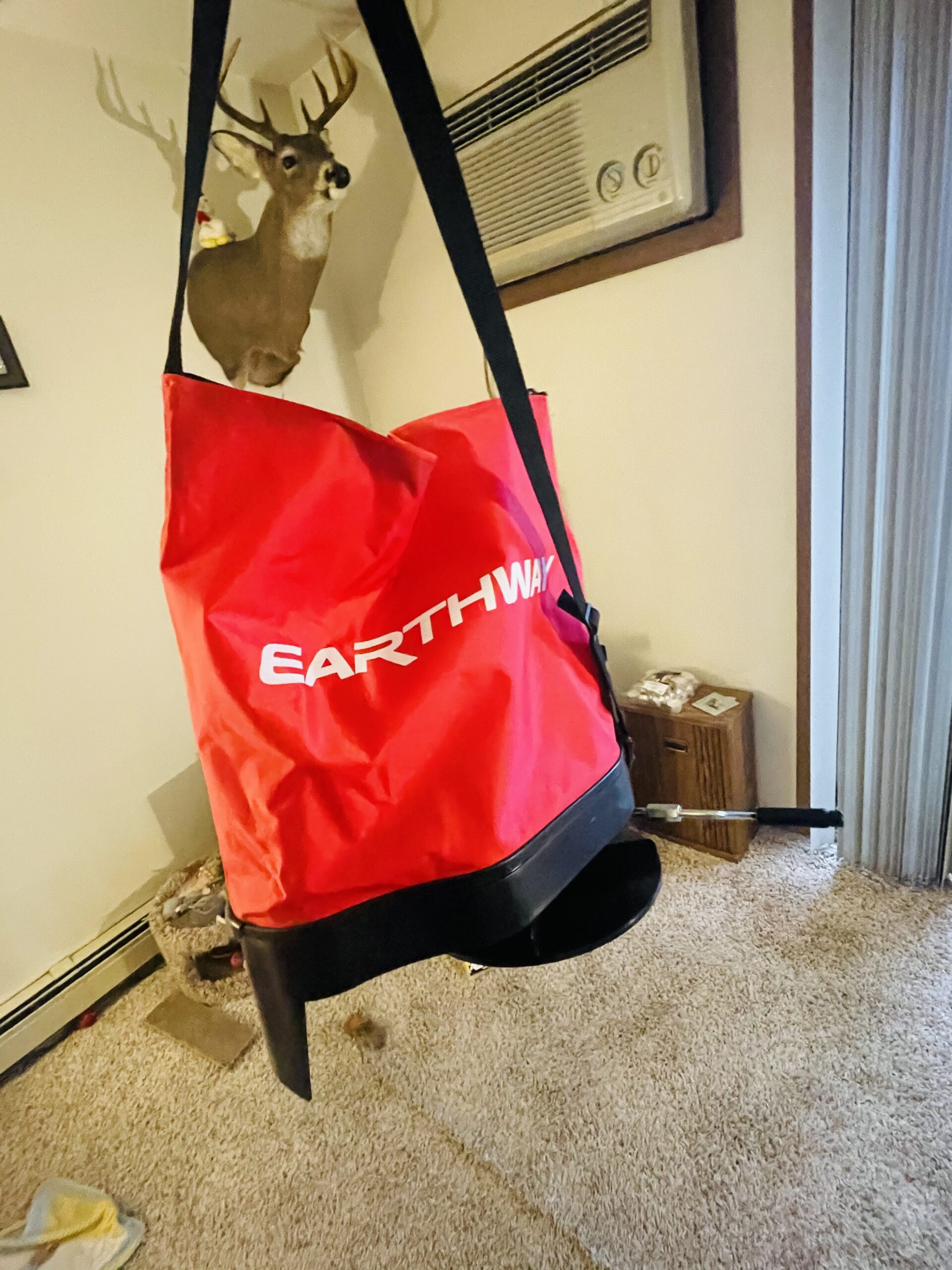 EarthWay 2750 25lb Nylon Bag Seeder/Spreader with Comfortable Cross Shoulder Strap, Red with Accurate Placement with Side Spread Control and Spring Close Shutoff customer photo 1