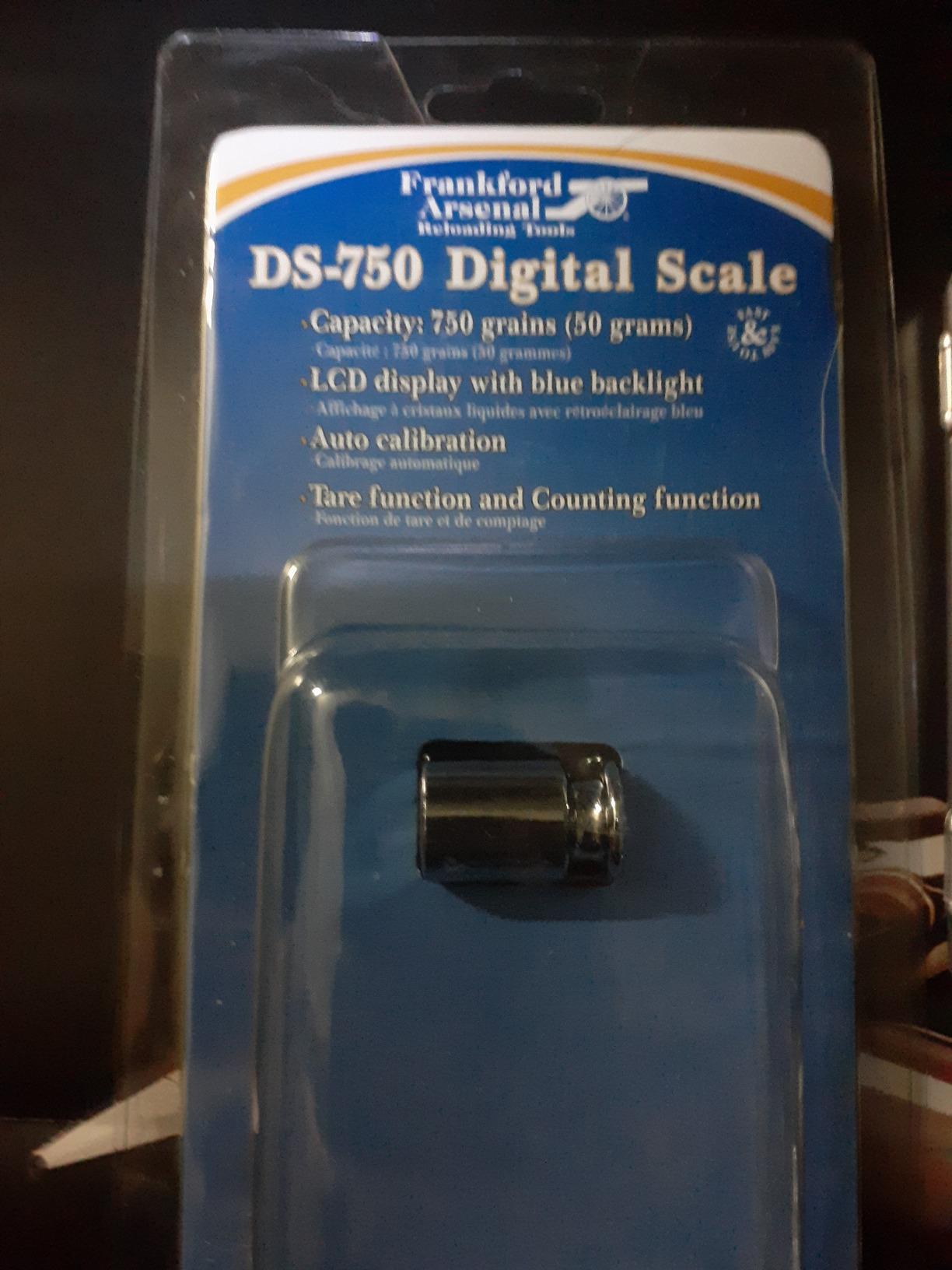 Frankford Arsenal DS-750 Digital Reloading Scale with LCD Display for Reloading, Weighing, Scale customer photo 1