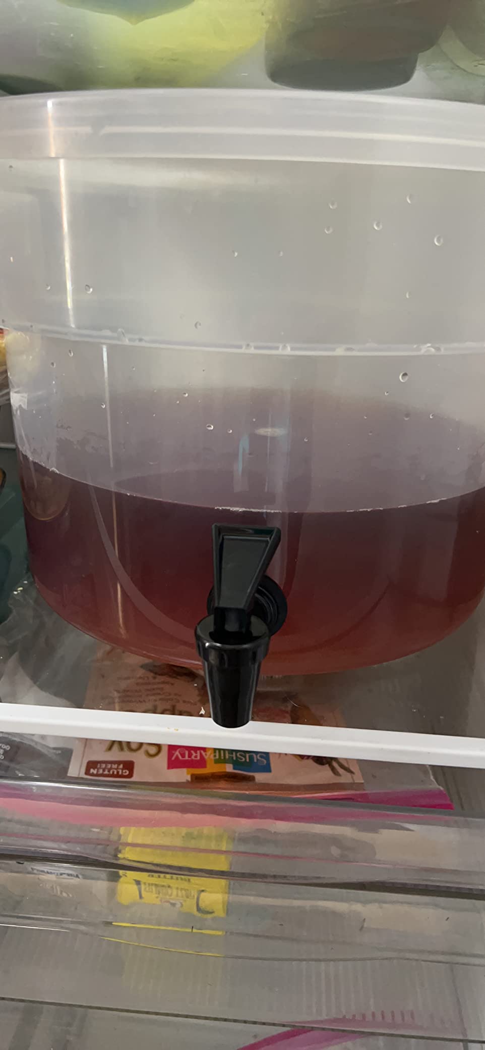 Carlisle FoodService Products Round Beverage Dispenser with Spigot, 5 Gallons, White customer photo 2