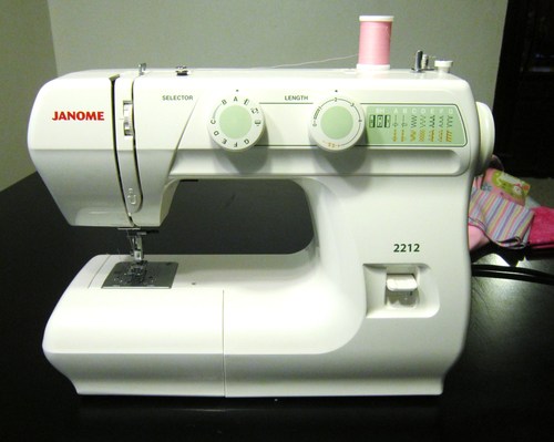 Janome 2212 Front-Loading Sewing Machine with 12 Built-In Stitches customer photo 2