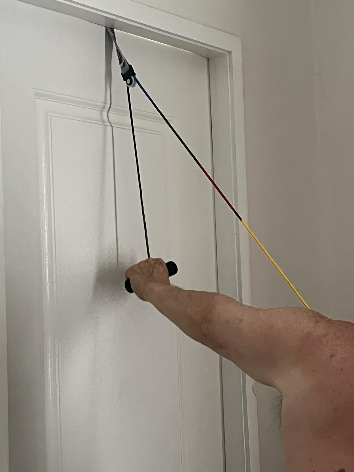 THERABAND Shoulder Pulley, Overhead Shoulder Pulley for Physical Therapy, Over the Door Pulley with Foam Handles and Color Coded Rope for Increasing Range of Motion, Overdoor System for Rehabilitation customer photo 1