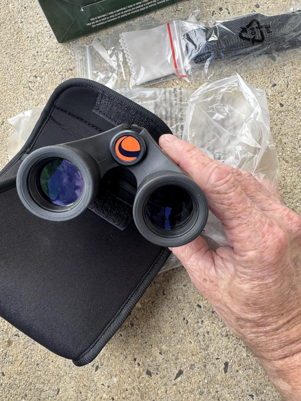 Celestron Outland X 8x25 Binoculars - Ideal for Birding and Outdoors - 25mm Objective Lenses - Wide 8.2 Degree Field of View - BaK-4 Prisms - Multi-Coated - Waterproof and Fogproof customer photo 1