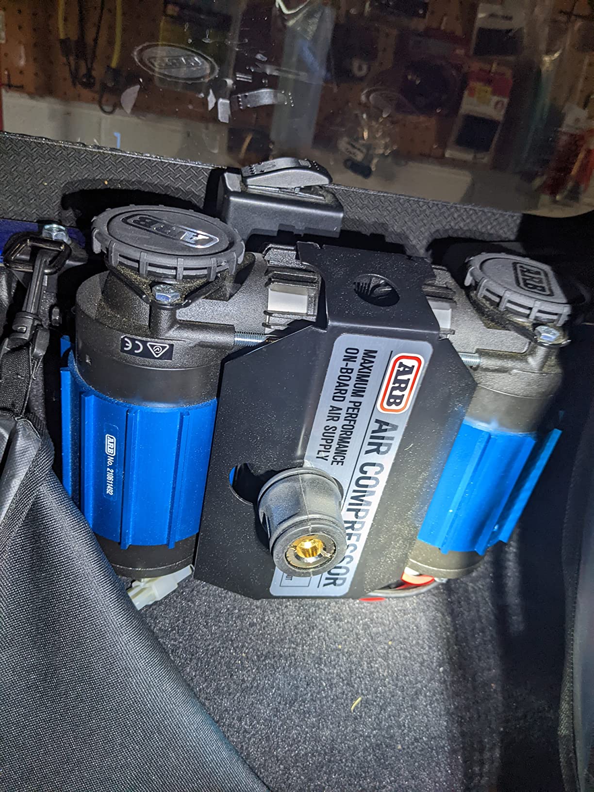 ARB CKMTA12 12V On-Board Twin High Performance Air Compressor, Ideal for Air Lockers Locking Differentials, Tire Inflator, Air Horn, Air Tools and Pneumatic Tools customer photo 2
