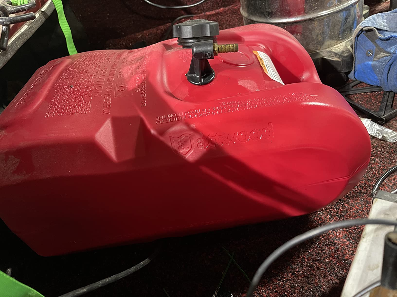Attwood EPA and CARB Certified 6-Gallon Portable Marine Boat Fuel Tank customer photo 2