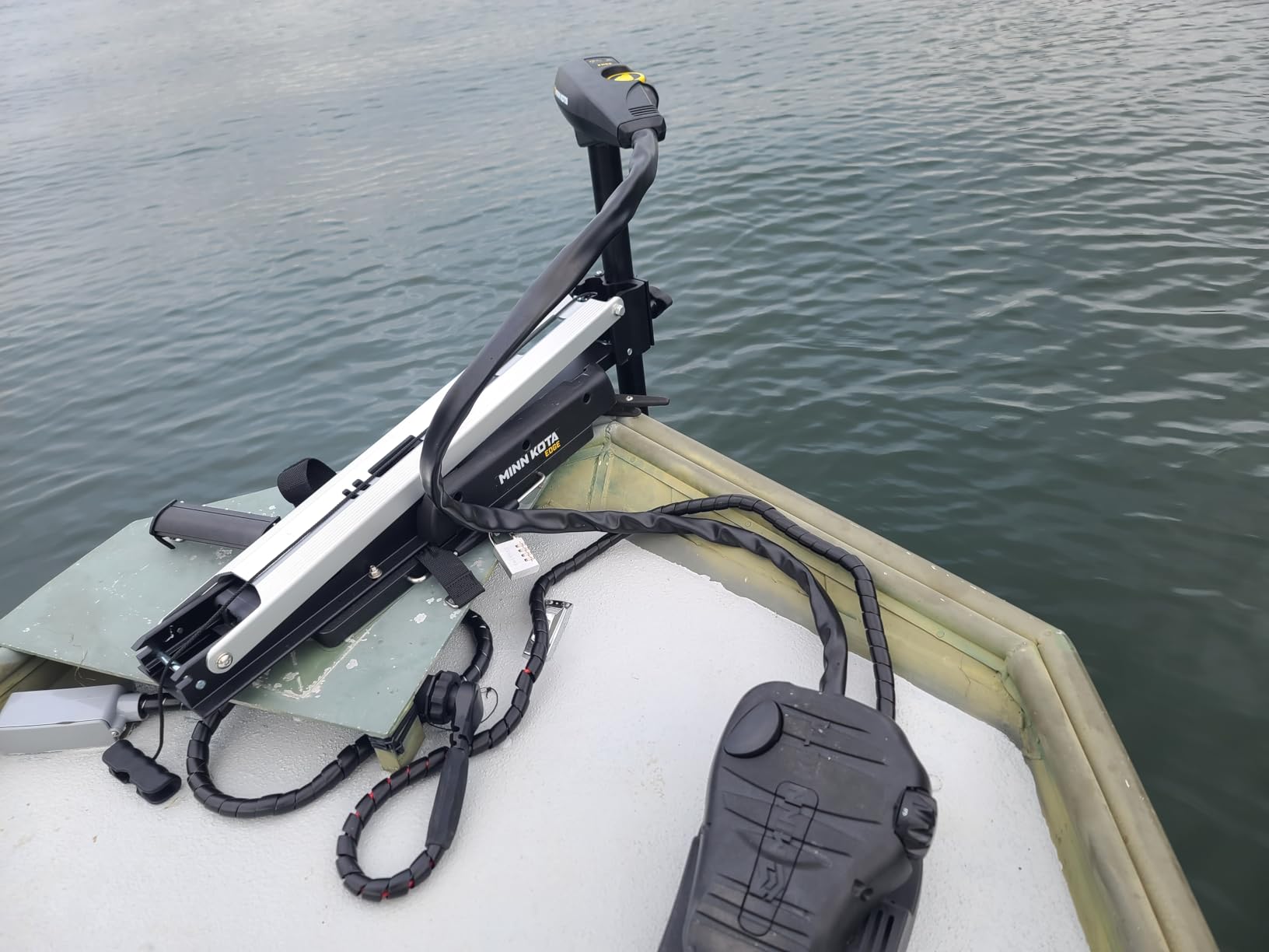 Edge Bow-Mount Electric Trolling Motor with Foot Pedal Control - 70 Lb. Thrust, 45 In. Shaft, Freshwater customer photo 1