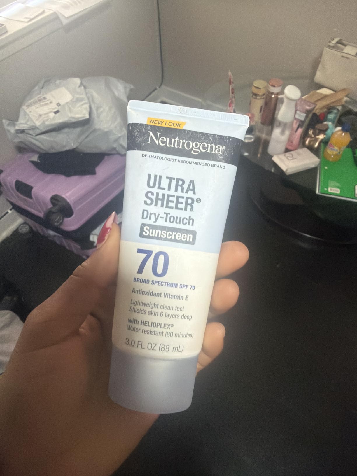 Neutrogena Ultra Sheer Dry Touch Sunscreen Lotion SPF 70, Lightweight, Water Resistant, Oil & Oxybenzone Free, 3 fl oz customer photo 2